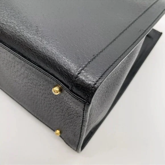 Vintage Gucci Bamboo Black Leather HandBag “Diana bag” inside is clean - Picture 13 of 17